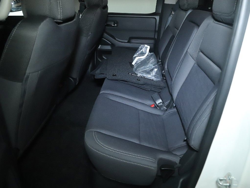 Certified 2024 Nissan Frontier SV w/ Hardbody Edition image 14