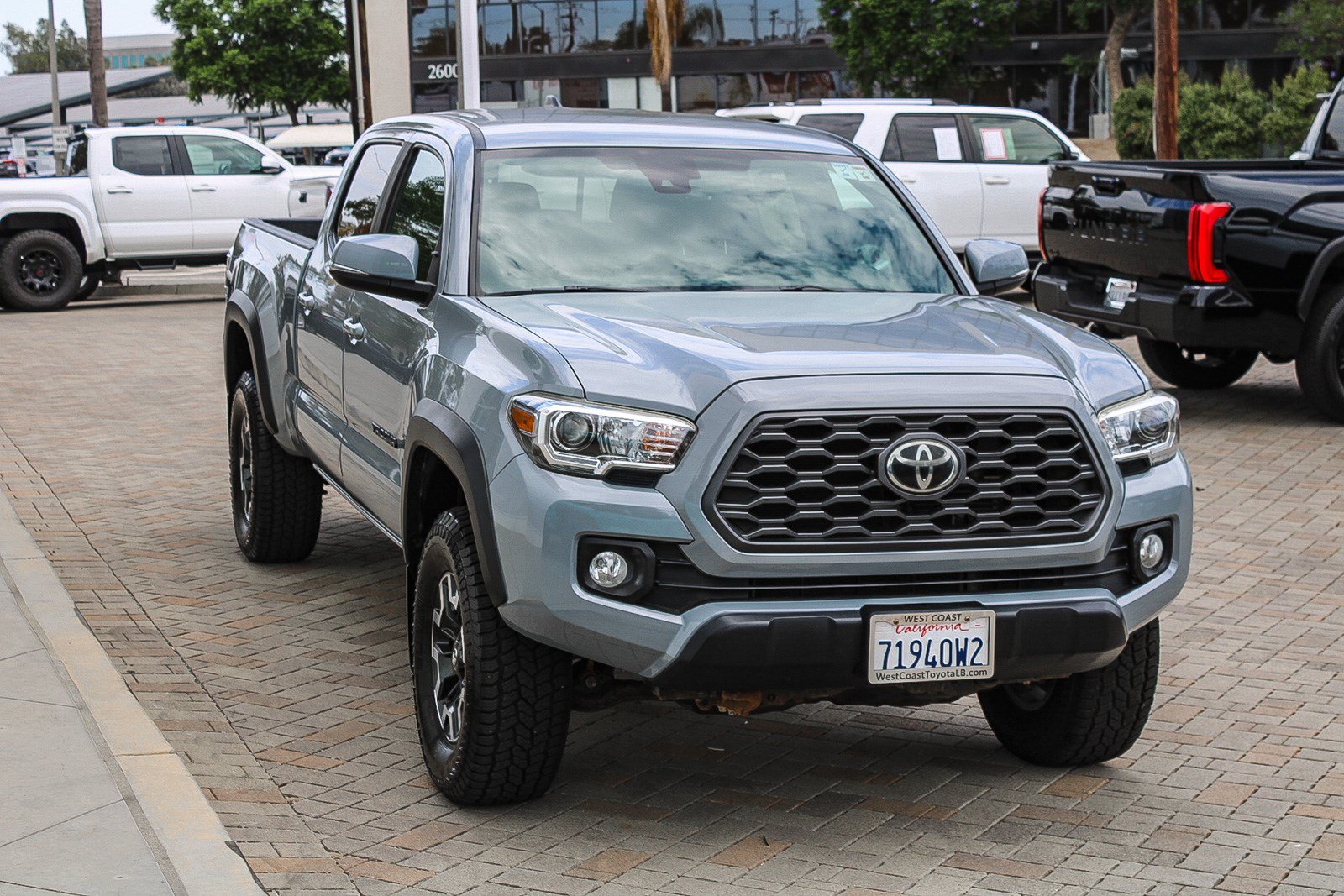 Certified 2020 Toyota Tacoma TRD Off-Road w/ Technology Package AWD/4WD image 3
