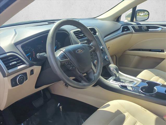 Used 2015 Ford Fusion SE FWD image 9