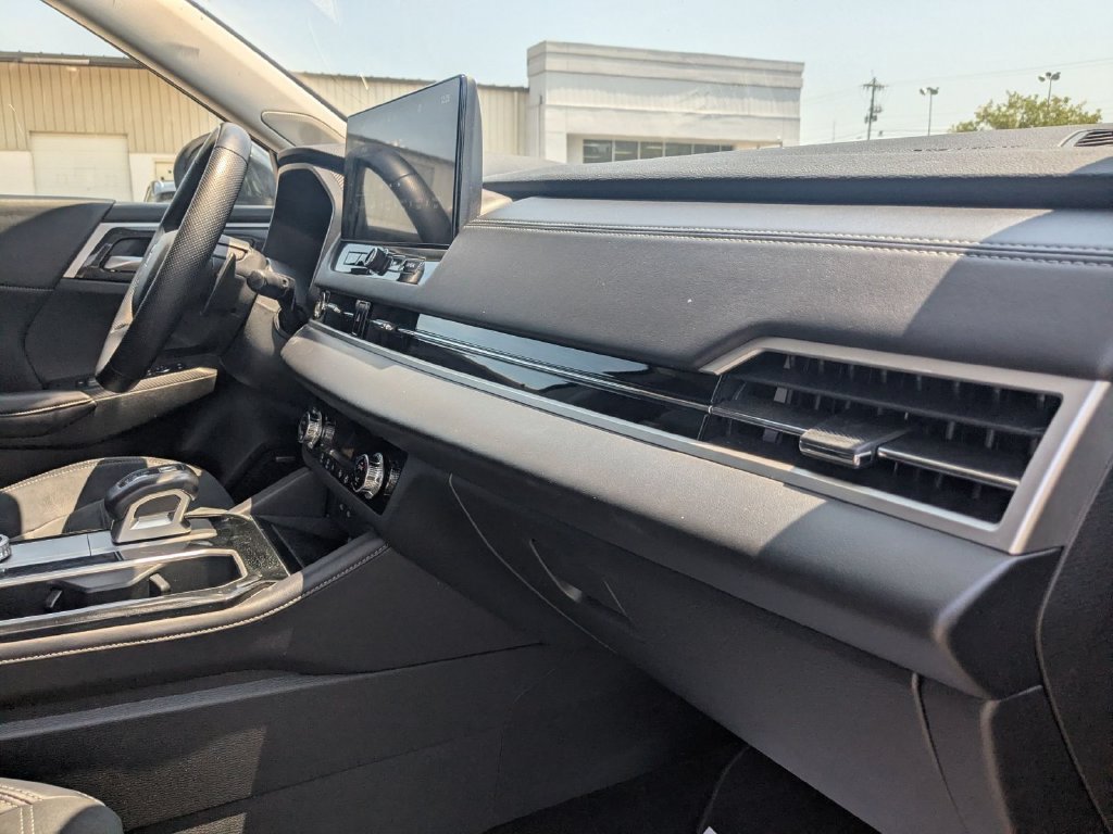 Used 2025 Mitsubishi Outlander SE FWD image 35