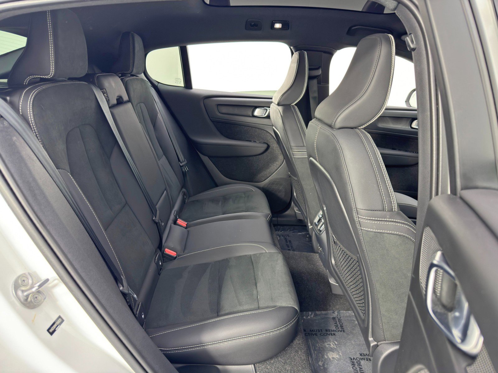 Used 2023 Volvo C40 P8 Recharge Ultimate w/ Protection Package Premier image 37