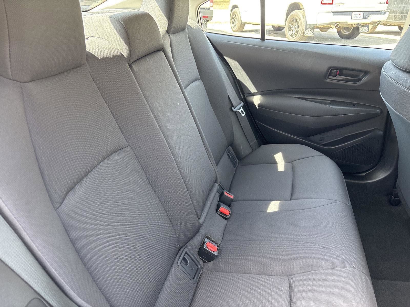 Used 2025 Toyota Corolla LE image 24