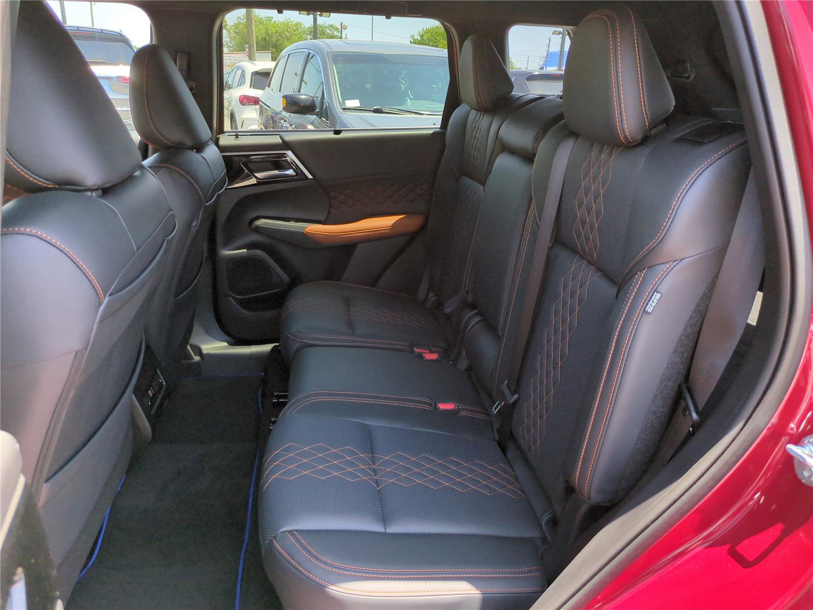 New 2025 Mitsubishi Outlander SEL image 15