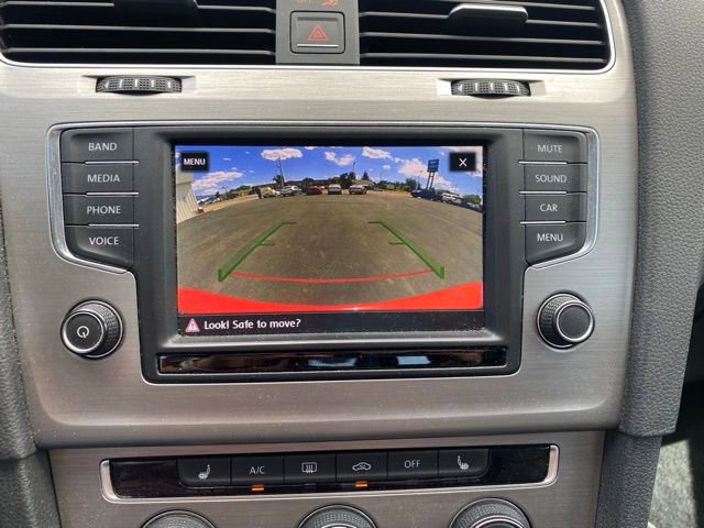 Used 2017 Volkswagen Golf S AWD/4WD image 18