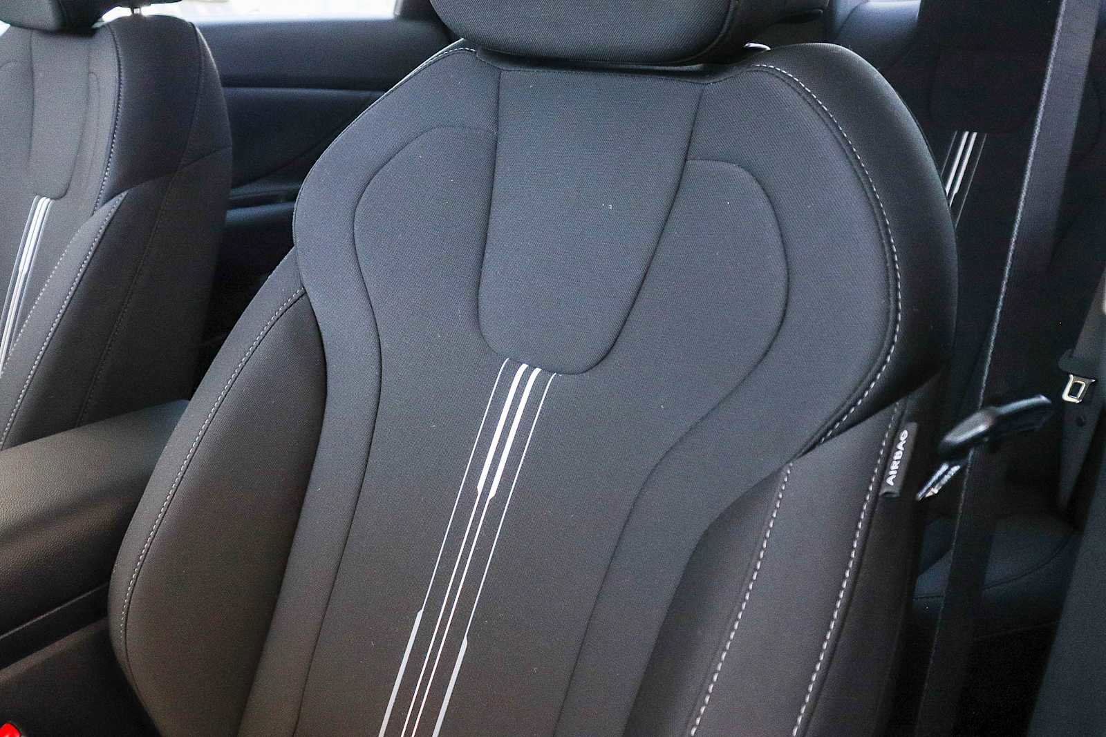 New 2026 Hyundai Elantra Blue FWD image 32