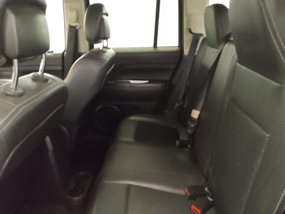 Used 2014 Jeep Compass Latitude w/ Sun/Sound Group AWD/4WD image 18