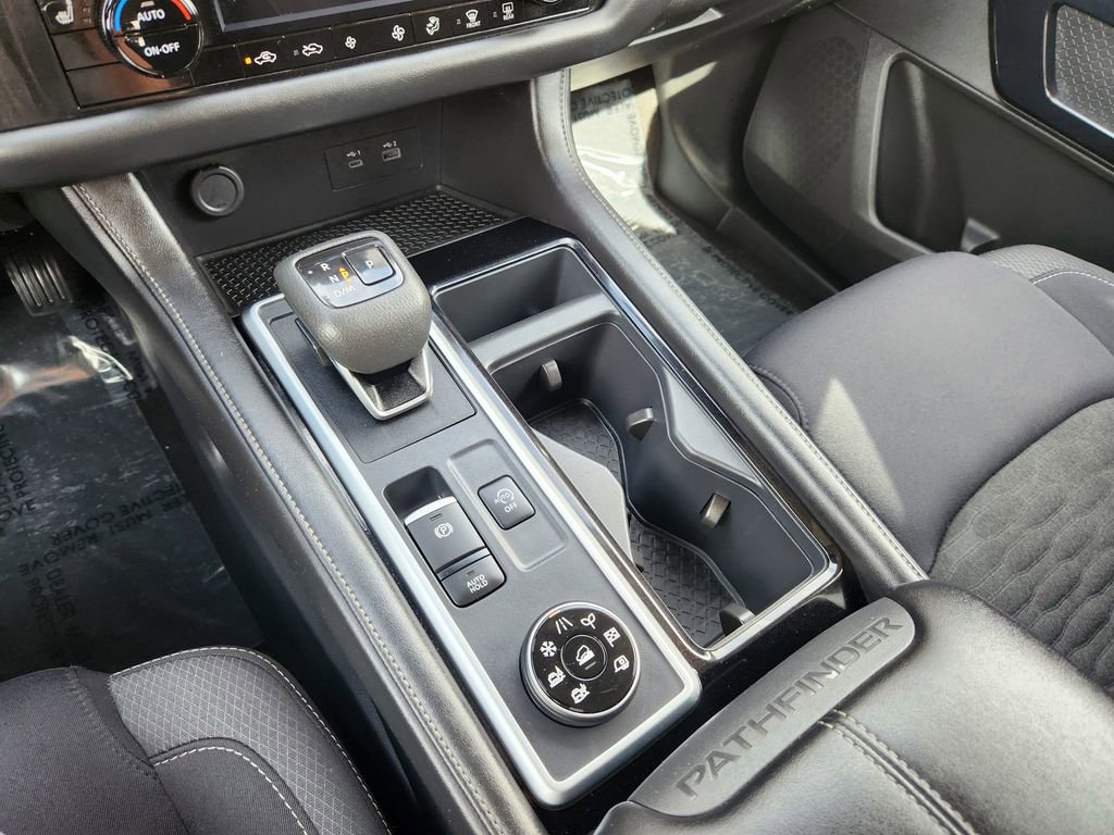 Used 2025 Nissan Pathfinder SV image 23