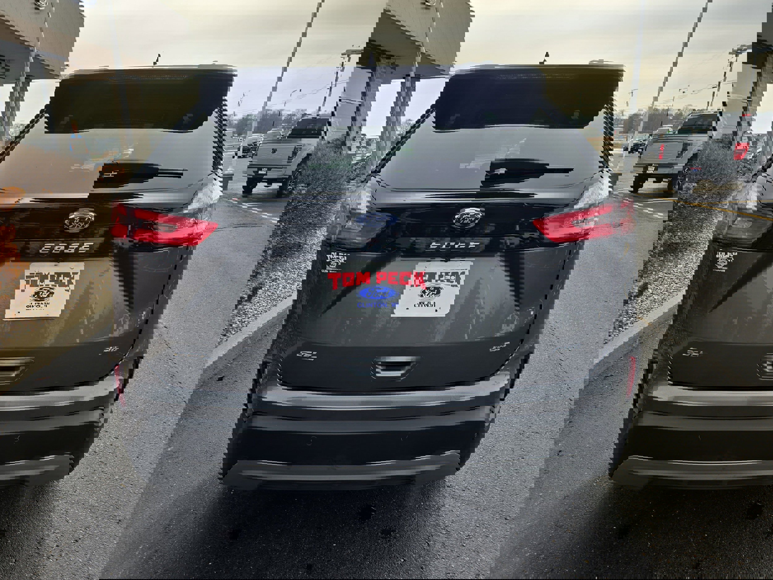 Used 2023 Ford Edge SEL w/ Convenience Package image 7