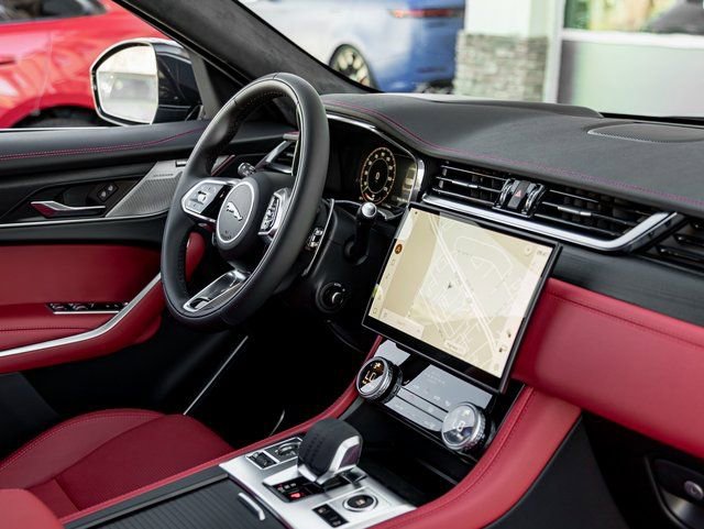 New 2026 Jaguar F-PACE R-Dynamic S image 30