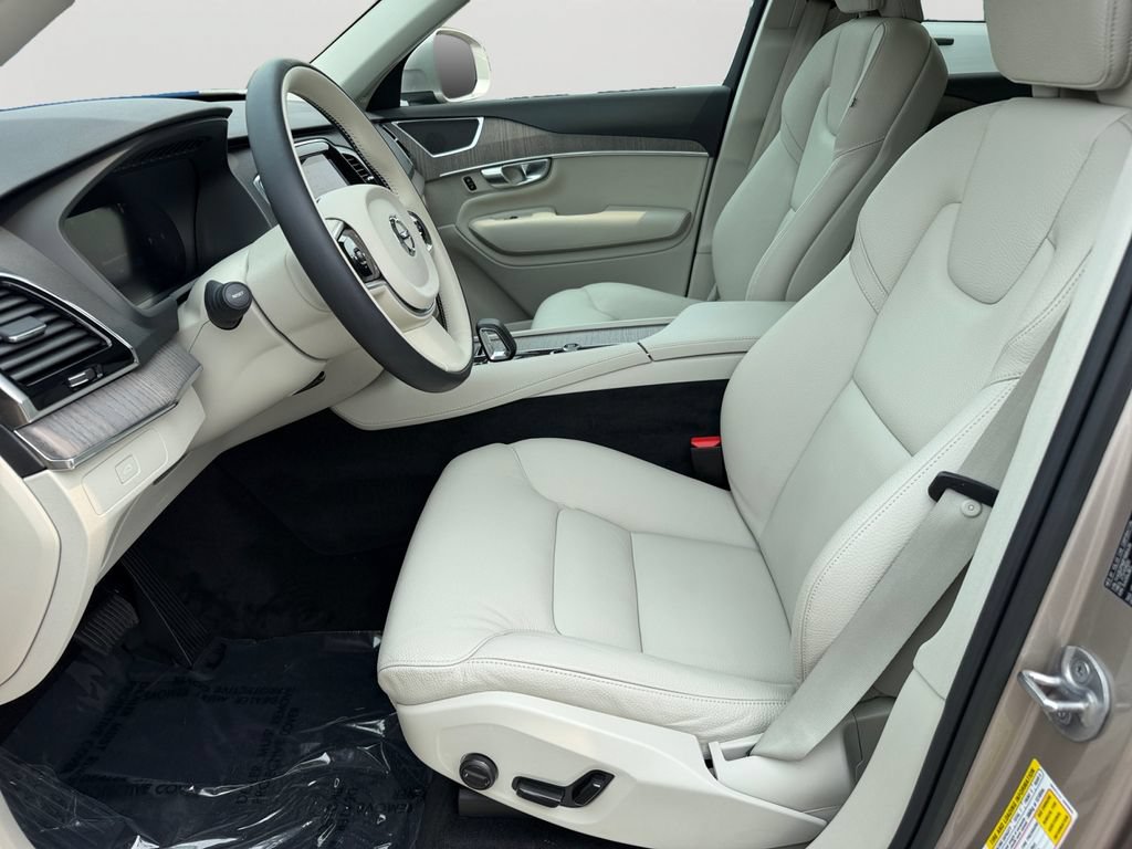 Certified 2023 Volvo XC90 B6 Plus AWD/4WD image 16