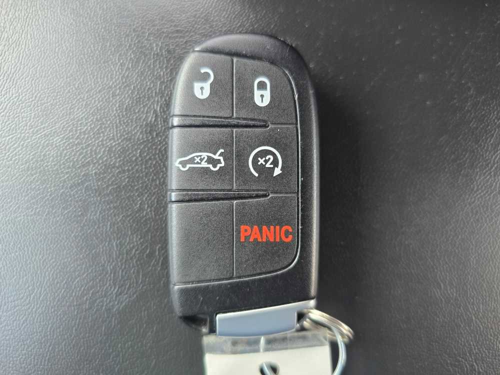 Used 2016 Dodge Challenger SRT w/ Technology Group image 22