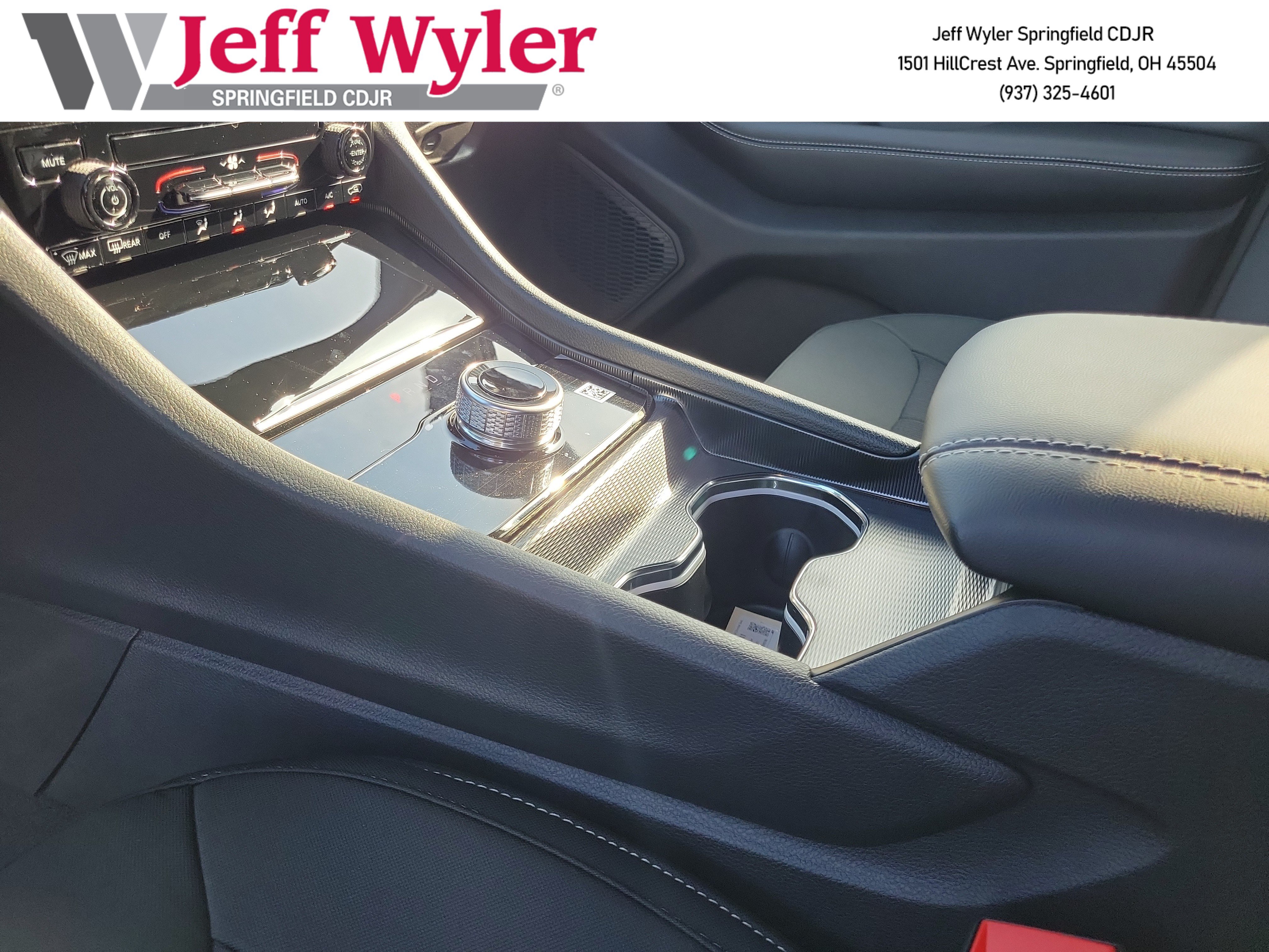 New 2026 Jeep Grand Cherokee Laredo AWD/4WD image 13