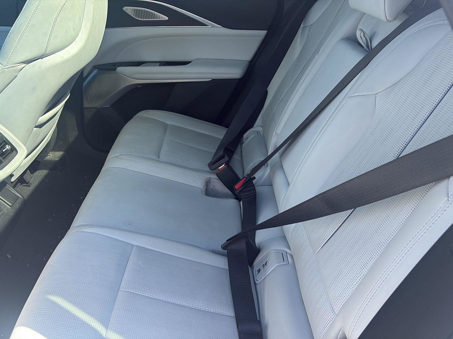 Used 2024 Cadillac Lyriq Luxury AWD/4WD image 15