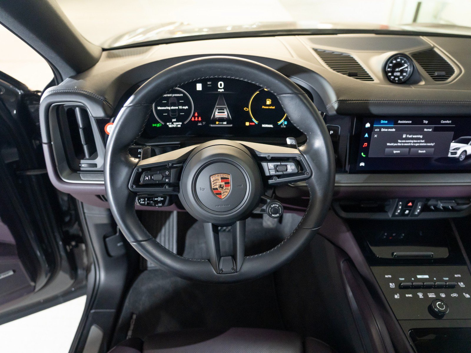 Certified 2024 Porsche Cayenne GTS AWD/4WD image 28