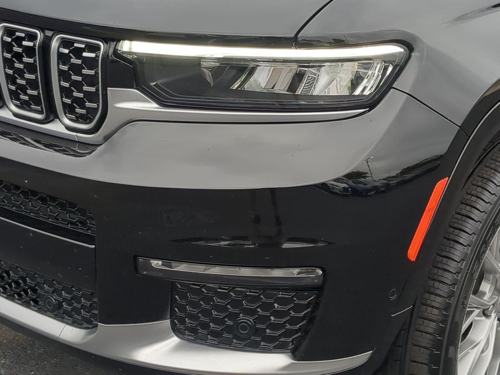 Used 2022 Jeep Grand Cherokee L Summit w/ Luxury Tech Group V AWD/4WD image 6
