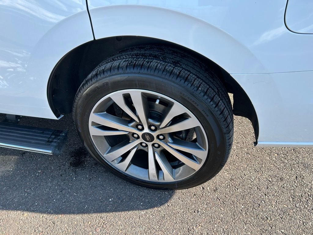 Certified 2020 Ford Expedition Platinum image 35