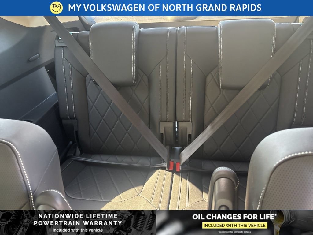 New 2026 Volkswagen Atlas SEL Premium R-Line AWD/4WD image 16