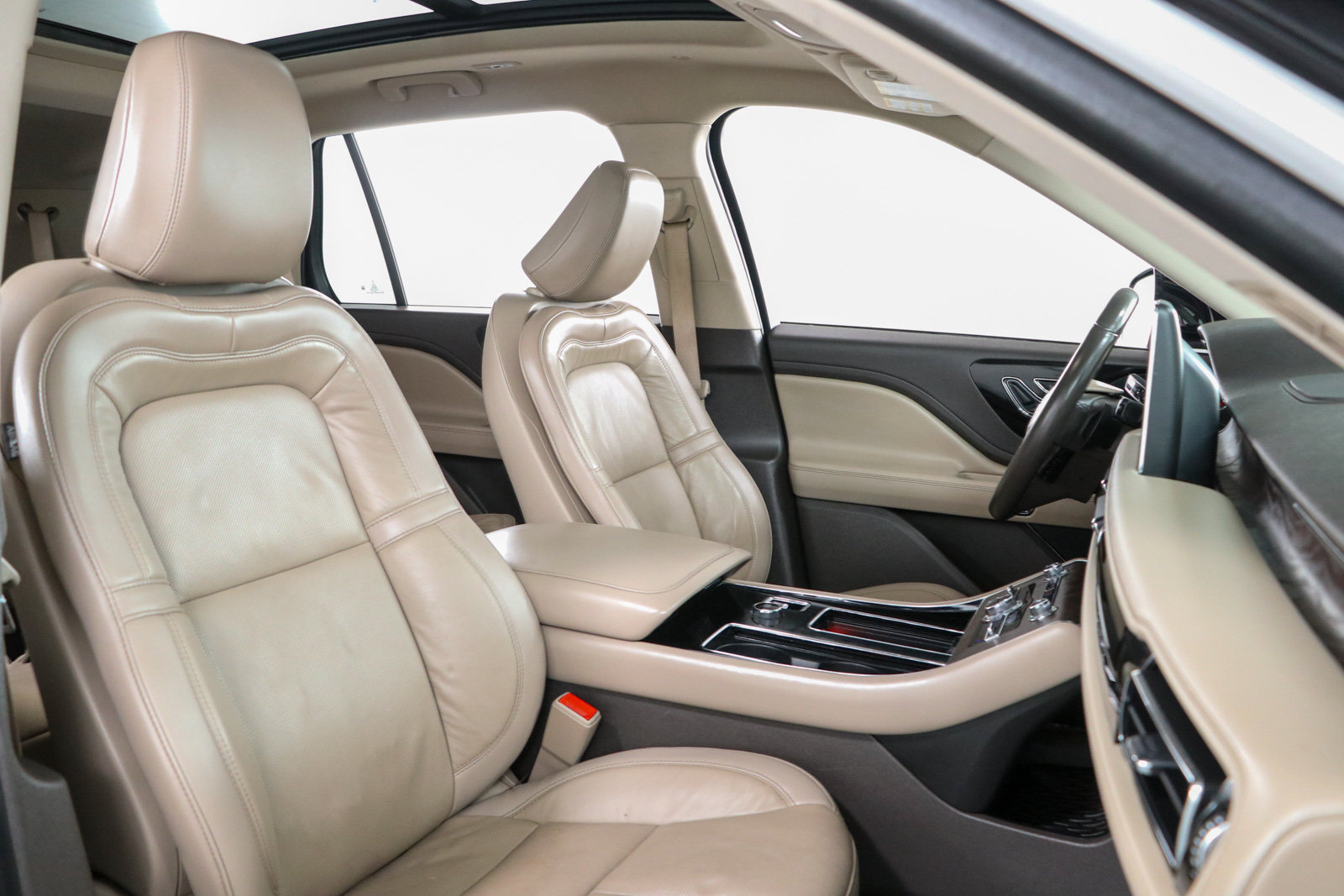Used 2023 Lincoln Aviator Reserve w/ Equipment Group 201A RWD image 30