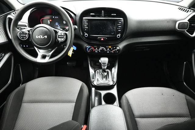 Used 2023 Kia Soul LX FWD image 13