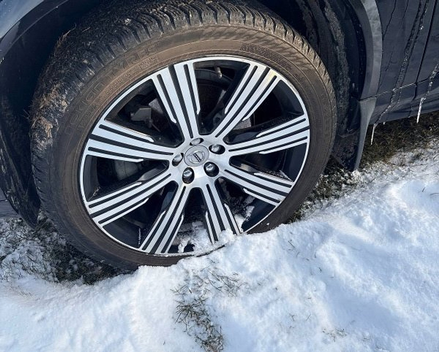 Certified 2023 Volvo XC90 B6 Ultimate w/ Protection Package image 9