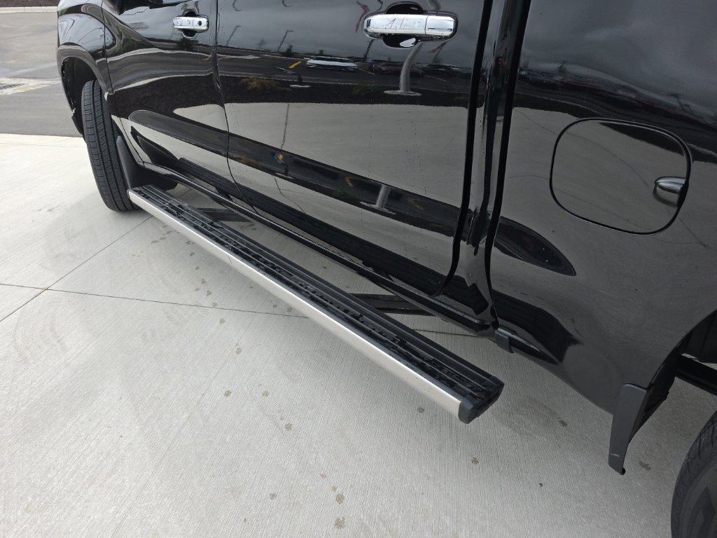 Used 2022 Chevrolet Silverado 1500 High Country w/ Technology Package AWD/4WD image 14