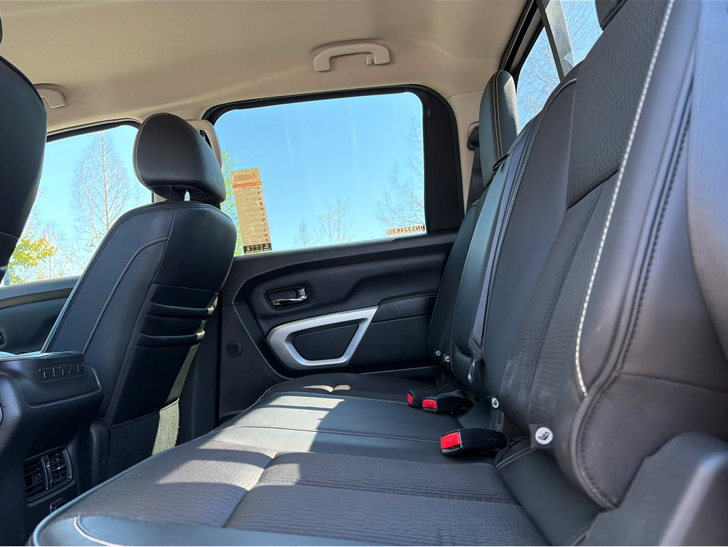 Used 2017 Nissan Titan PRO-4X AWD/4WD image 17