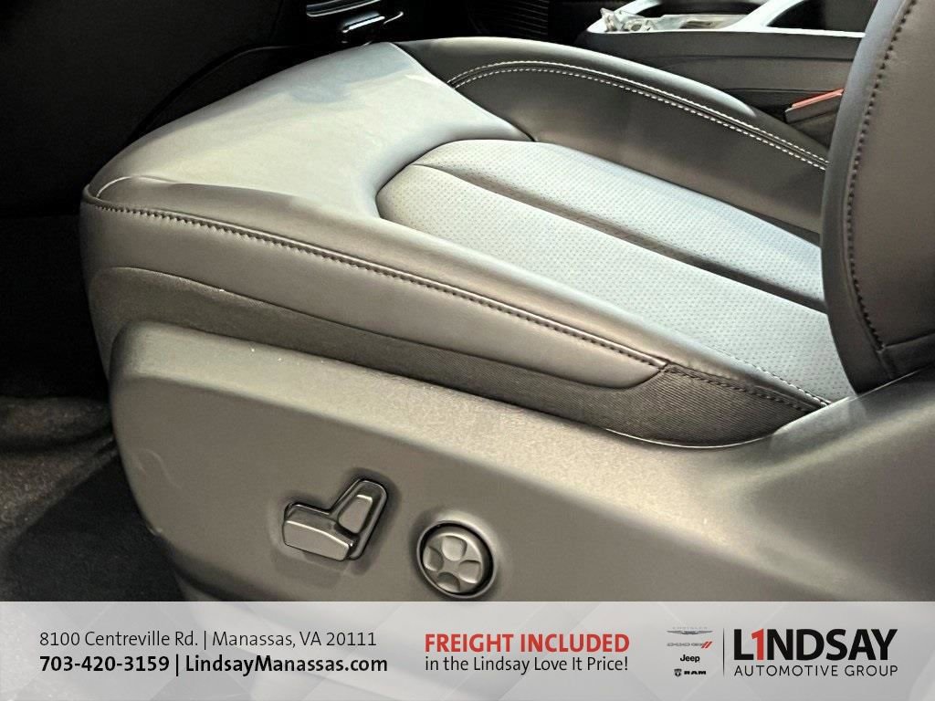 New 2026 Chrysler Pacifica Select image 15
