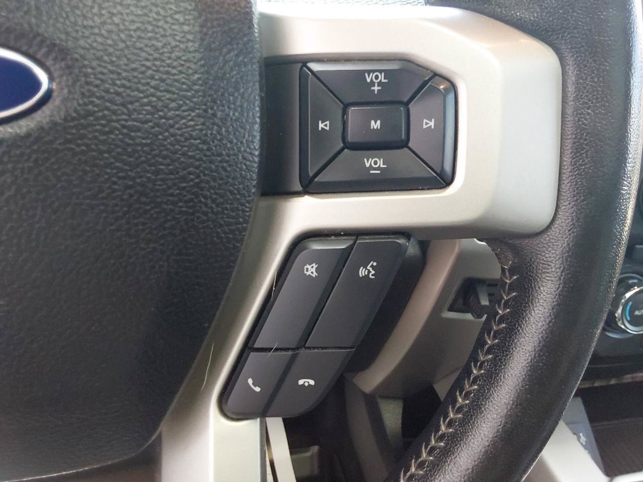 Used 2017 Ford F350 Lariat w/ Lariat Ultimate Package AWD/4WD image 26