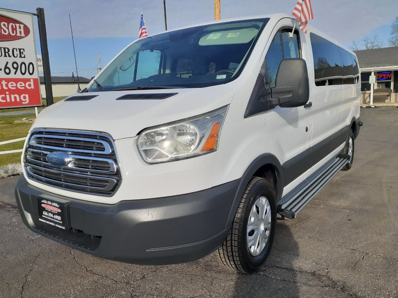 Used 2015 Ford Transit 350 XLT image 2