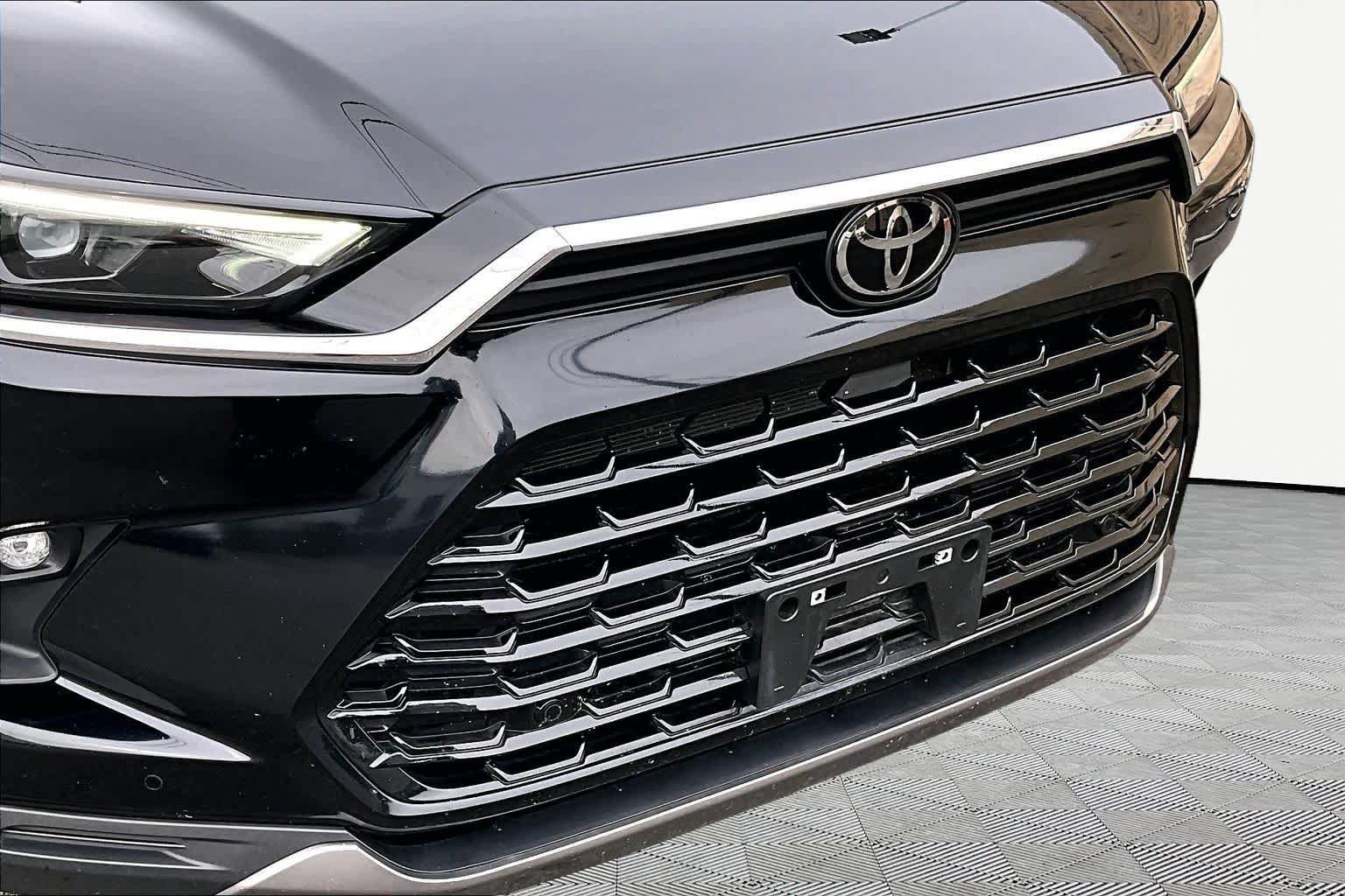 Certified 2025 Toyota Grand Highlander AWD image 30