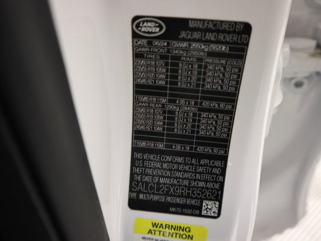 Used 2024 Land Rover Discovery Sport Dynamic SE image 36