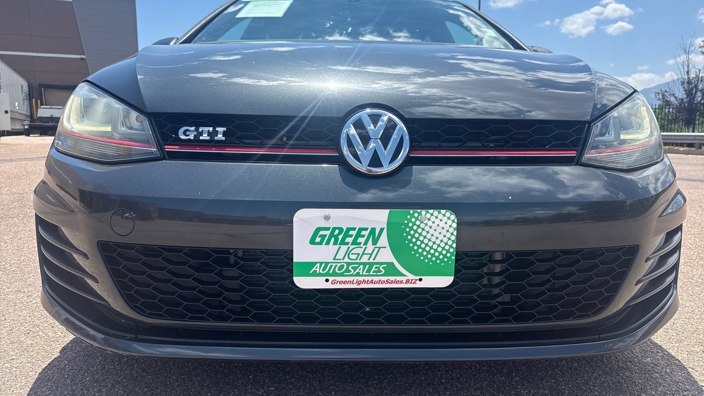 Used 2016 Volkswagen GTI SE FWD image 12