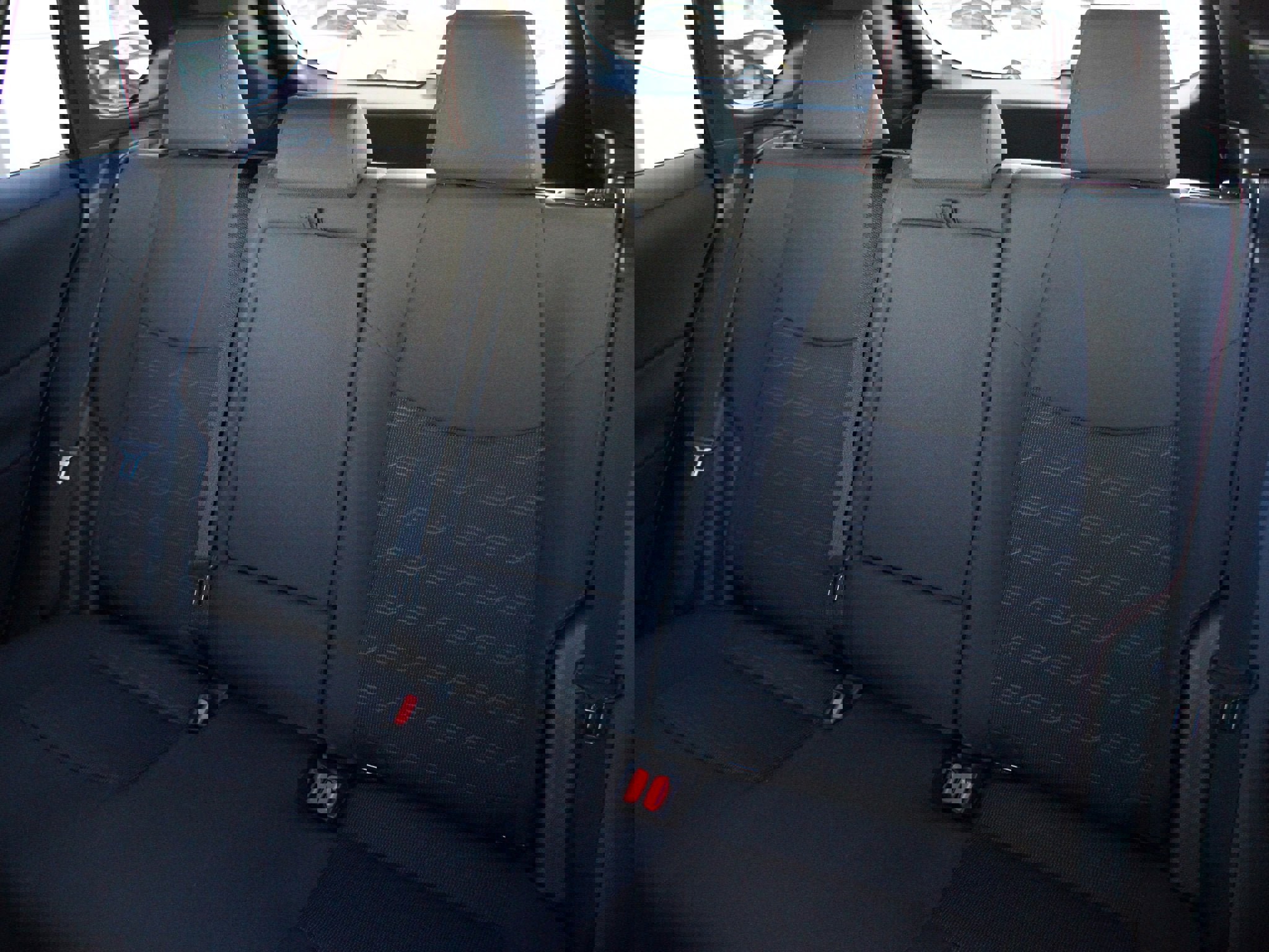 Used 2025 Toyota RAV4 SE image 28