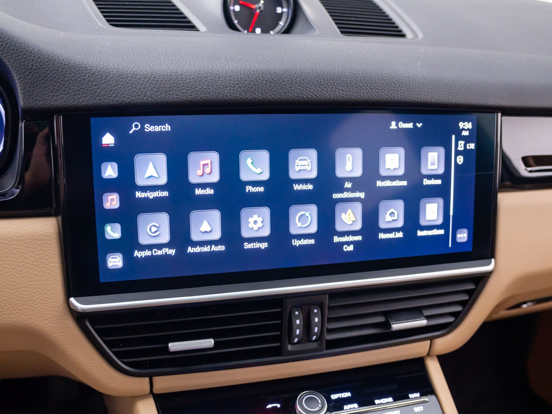 Certified 2023 Porsche Cayenne AWD/4WD image 26