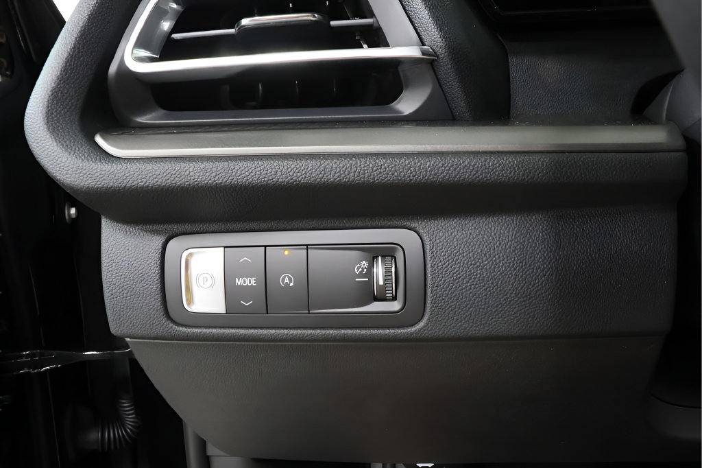 New 2026 Chevrolet Traverse LT w/ Driver Confidence Package FWD image 17