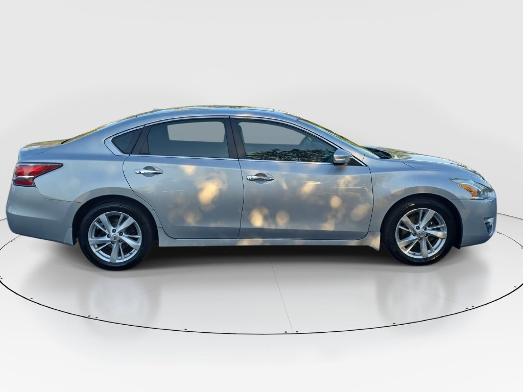 Used 2015 Nissan Altima 2.5 SV w/ Convenience Package FWD image 4