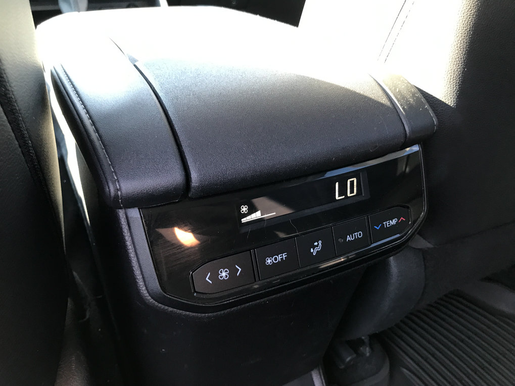 Certified 2020 Toyota Highlander XLE AWD/4WD image 30