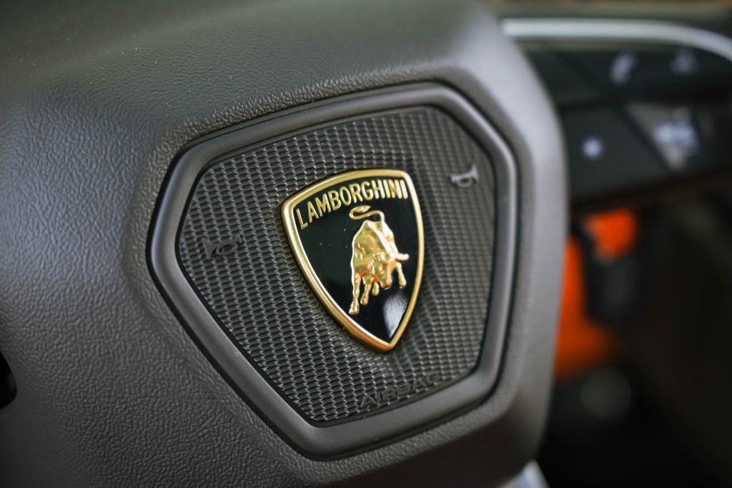 Used 2022 Lamborghini Urus image 43