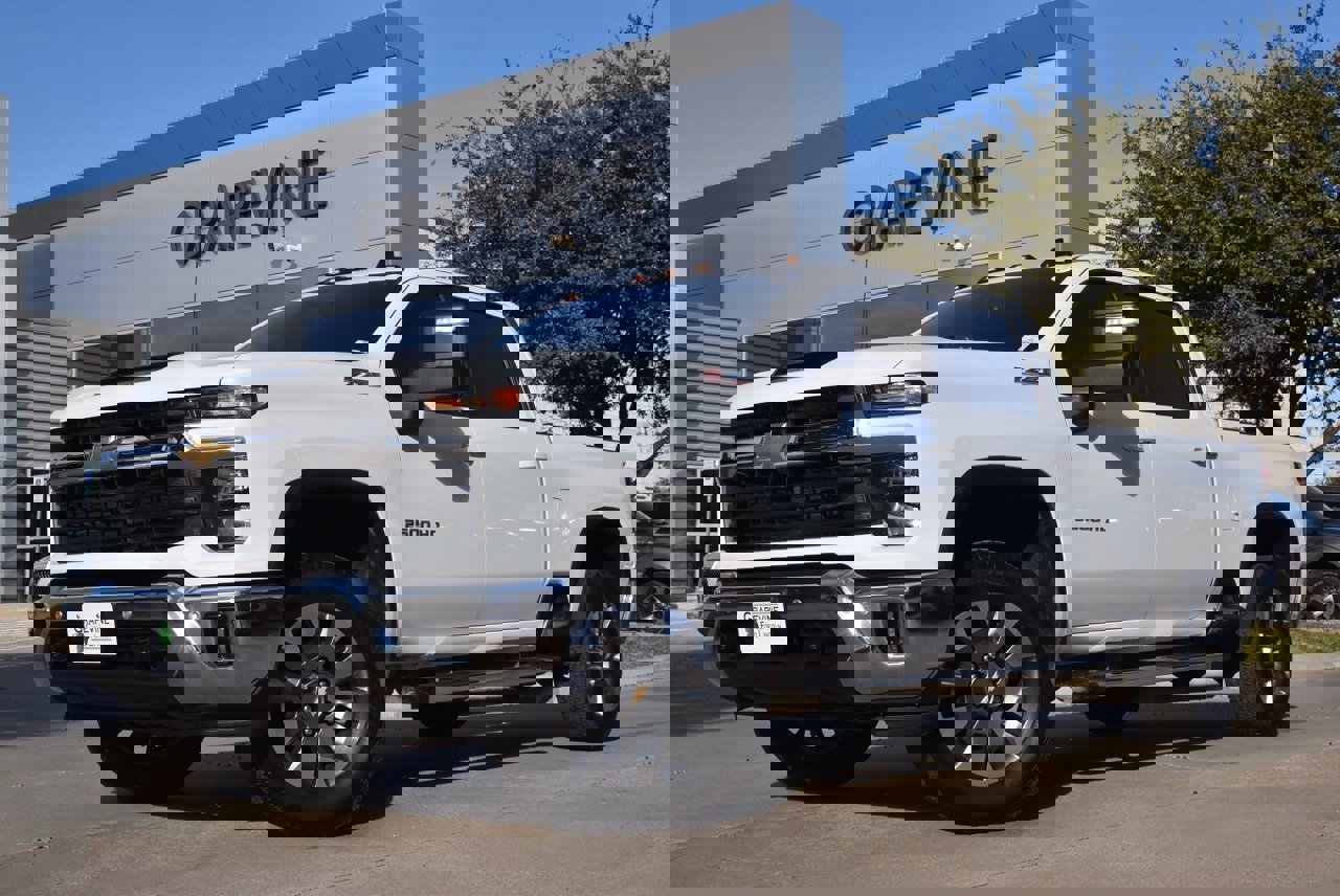 Used 2025 Chevrolet Silverado 2500 LT w/ Safety Package image 2