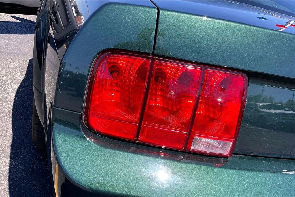 Used 2009 Ford Mustang GT RWD image 25