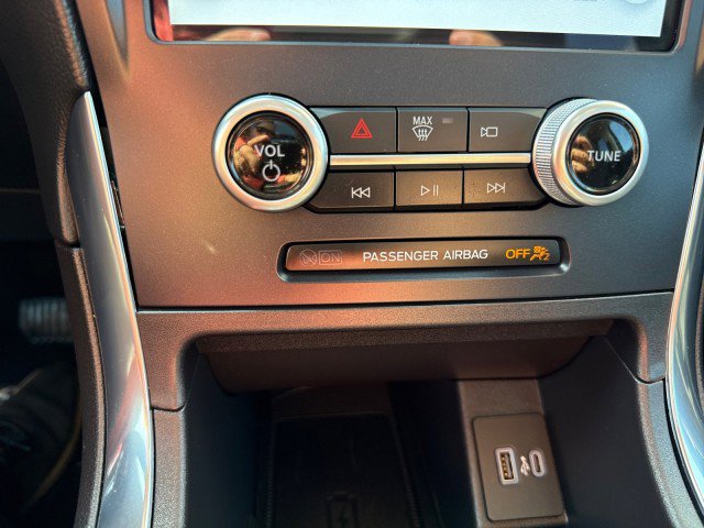 Used 2022 Ford Edge Titanium image 29