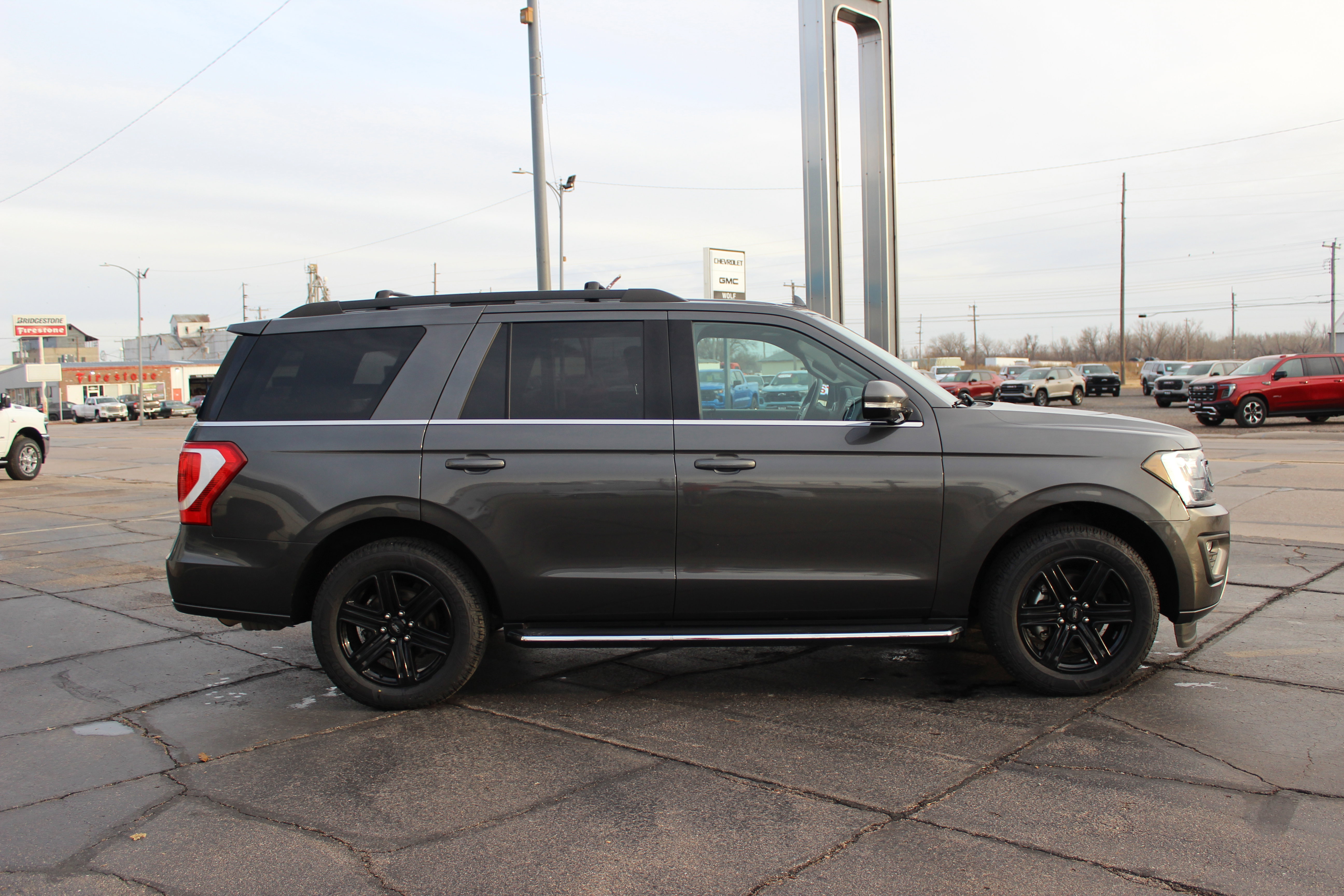 Used 2020 Ford Expedition XLT w/ Equipment Group 202A image 4