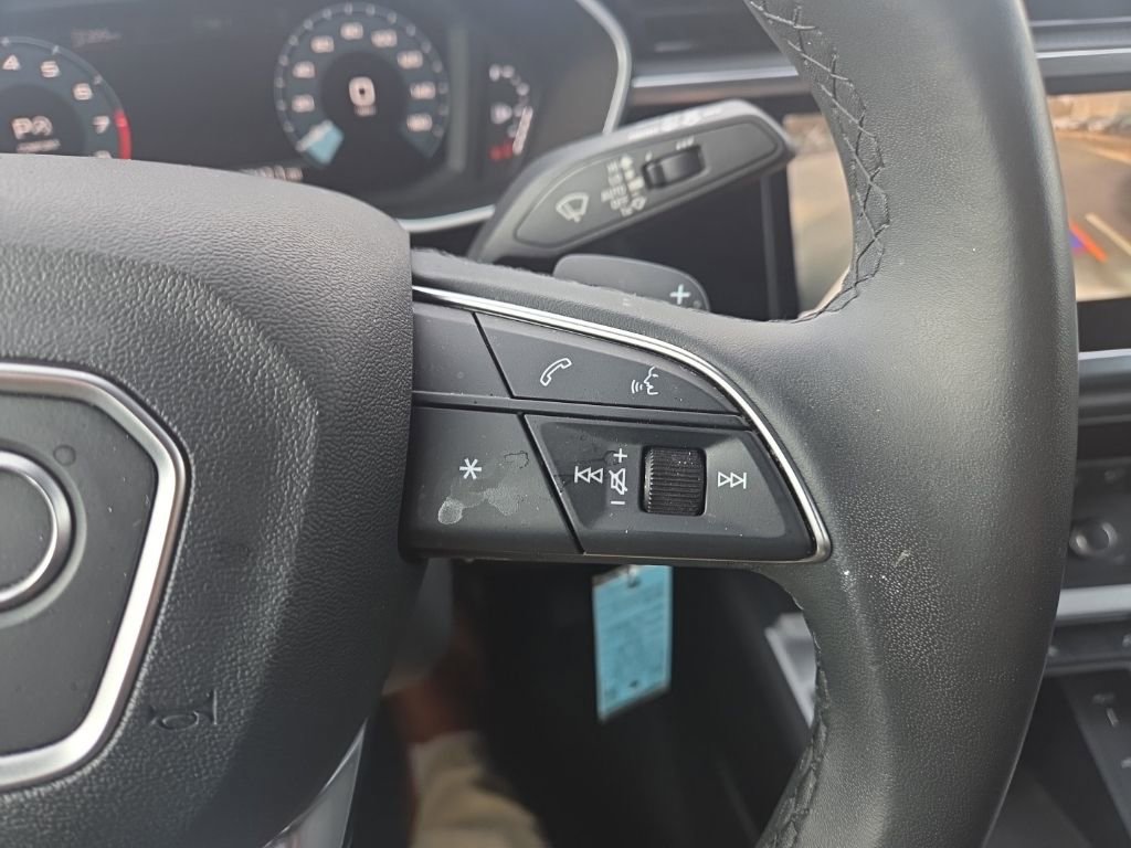 Used 2025 Audi Q3 2.0T Premium image 13