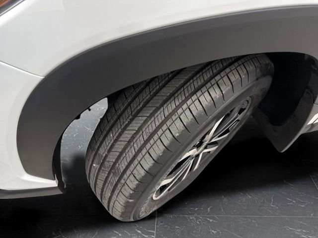 Used 2024 Toyota Corolla Cross SE image 32