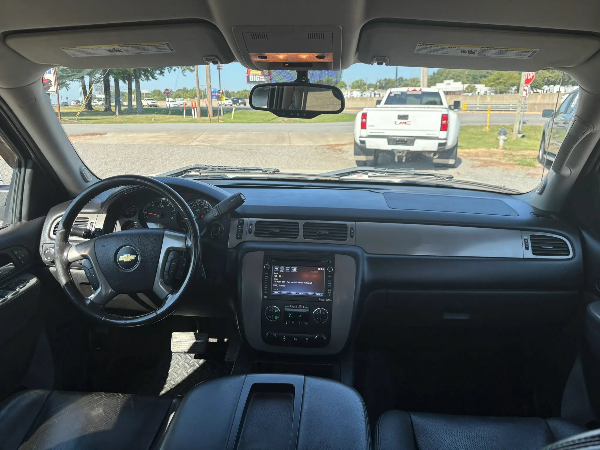 Used 2013 Chevrolet Silverado 1500 LTZ w/ LTZ White Diamond Edition AWD/4WD image 18