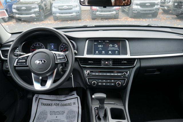 Used 2020 Kia Optima LX image 4