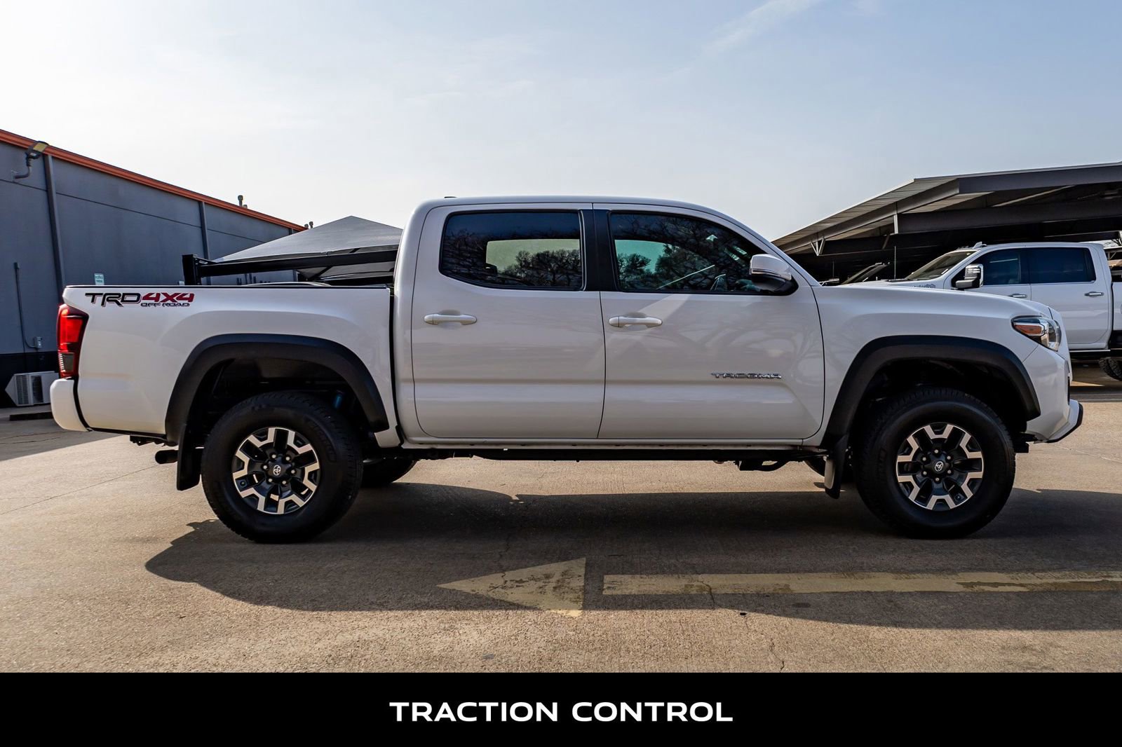 Used 2018 Toyota Tacoma TRD Off-Road w/ Technology Package image 10