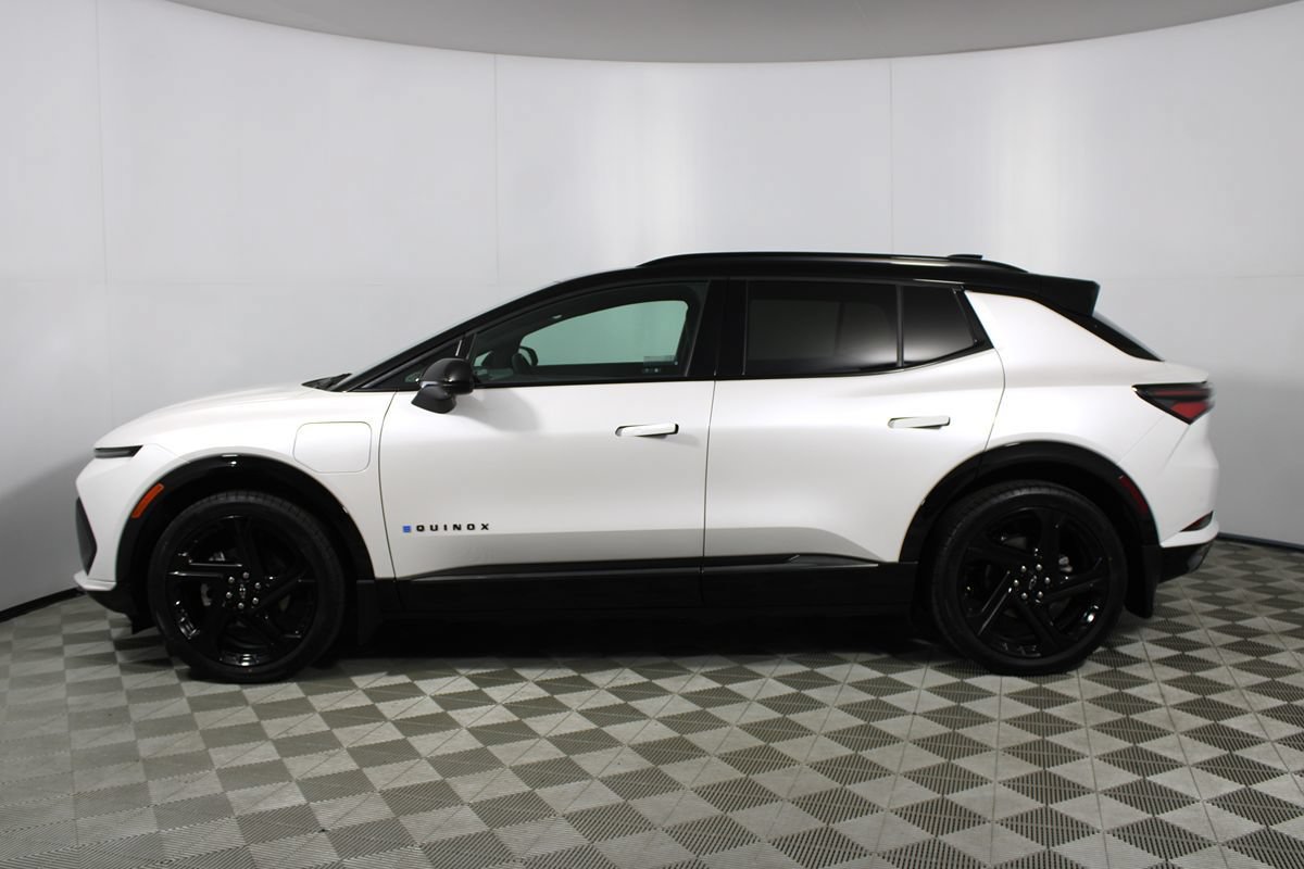 Used 2024 Chevrolet Equinox EV RS FWD image 31