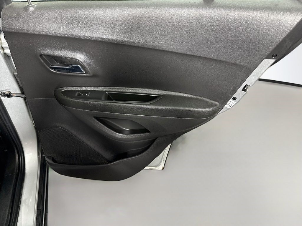 Used 2019 Chevrolet Trax LS FWD image 25
