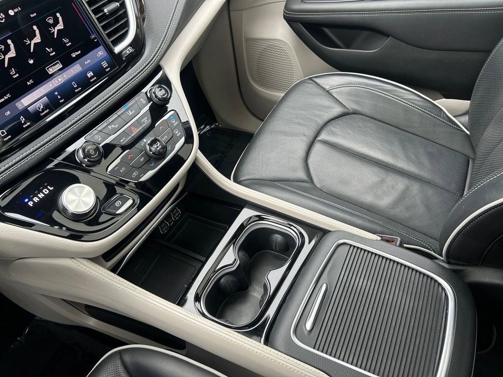 Used 2024 Chrysler Pacifica Limited image 20